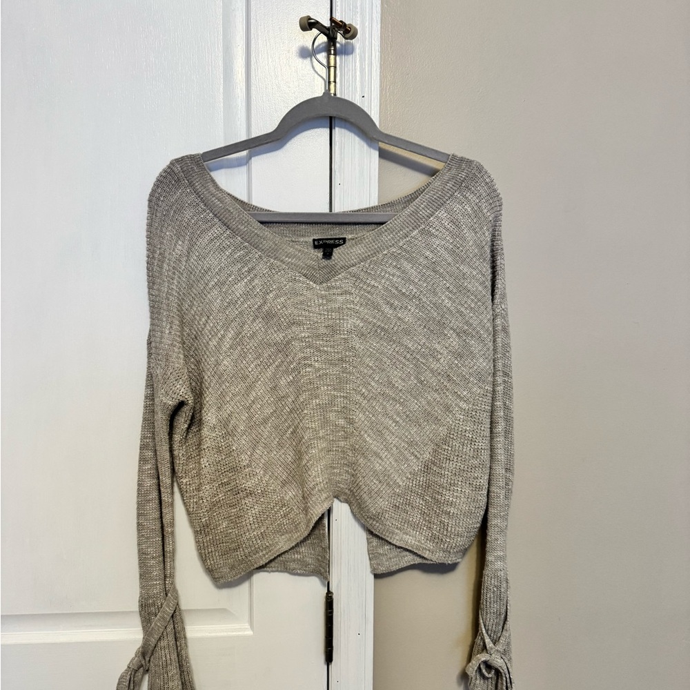 Express Light Gray V-Neck Sweater